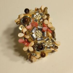 Jessica Simpson Chunky Pink Flower Bangle
